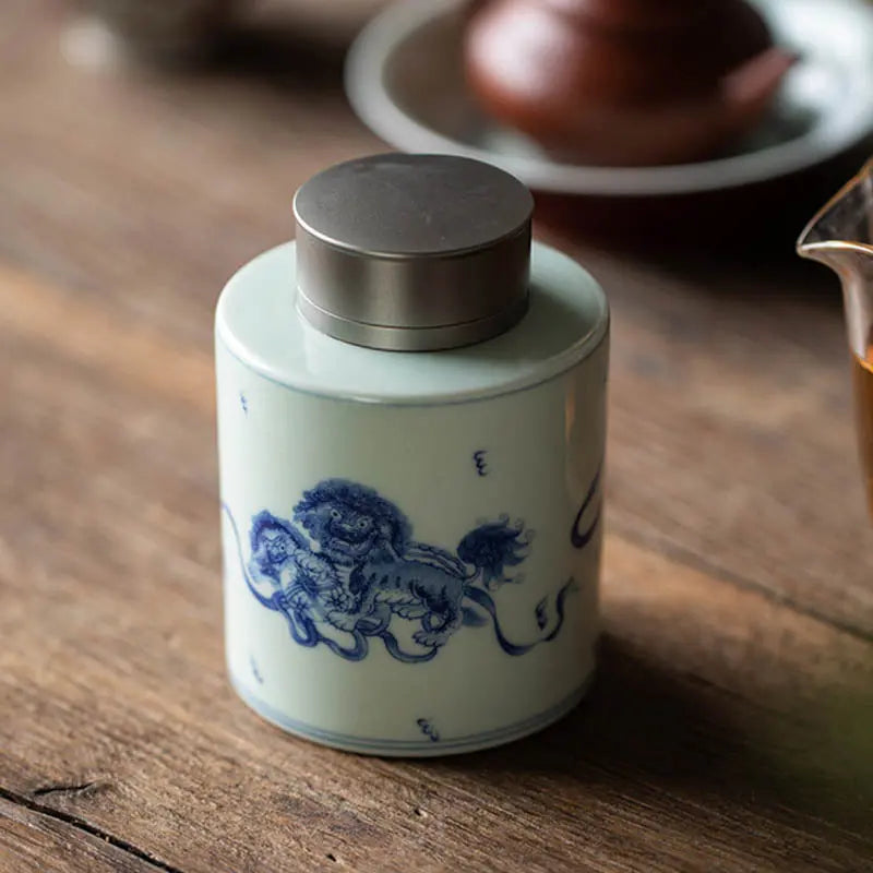Boîte à thé Chinoise Premium en Céramique Blanche et Bleue – Édition Prestige