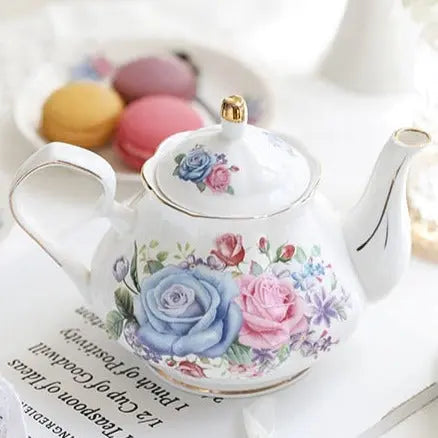 Service à thé Anglais Blanc Rose et Bleu en Porcelaine — Collection Signature