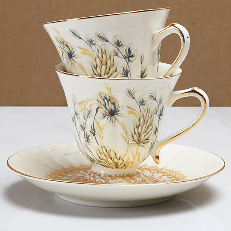 Élégance européenne – Service à thé Motifs Floraux, 800 ml