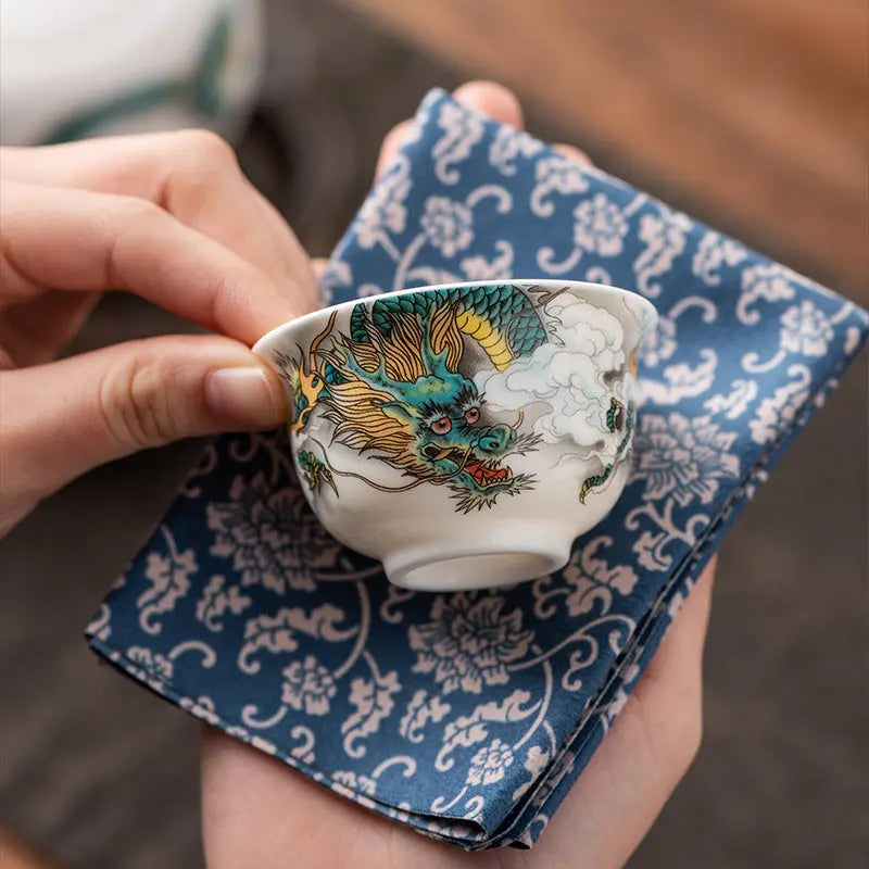 Tasse à Thé Dragon en Porcelaine Chinoise – 50 ml