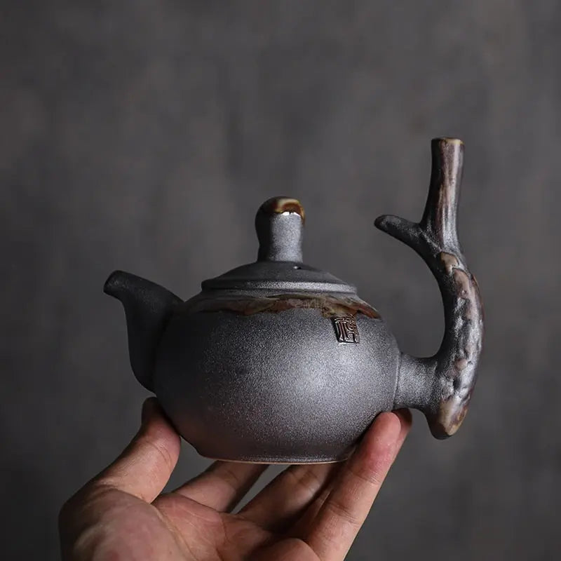 Théière Chinoise Traditionnelle en Céramique – 240 ml, Élégance Artisanale