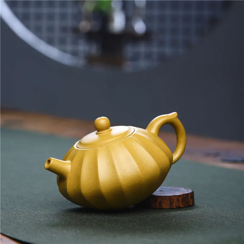 Yixing Atelier – Théière Chinoise Authentique Jaune en Argile, 230 ml