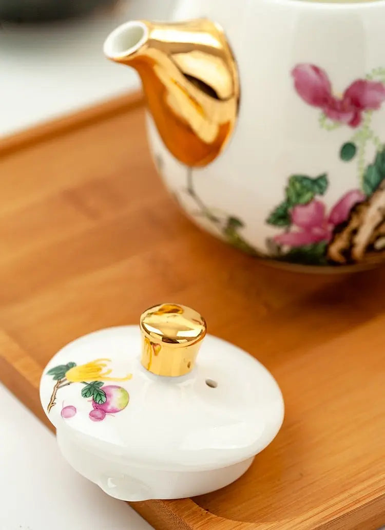 Théière Chinoise en Porcelaine Blanche Dorée – Collection Prestige 450 ml
