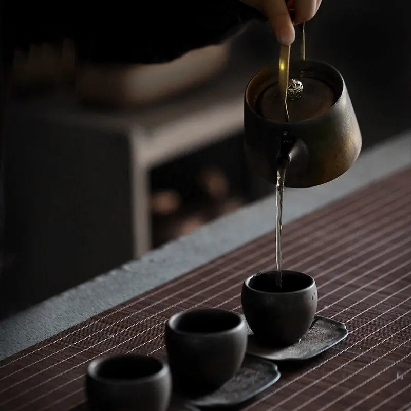Théière Japonaise en Céramique 210 ml — Édition Signature