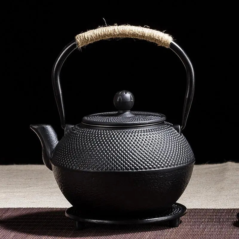 Théière Japonaise en Fonte Émaillée Noire – 600ML à 1.2L | Édition Prestige