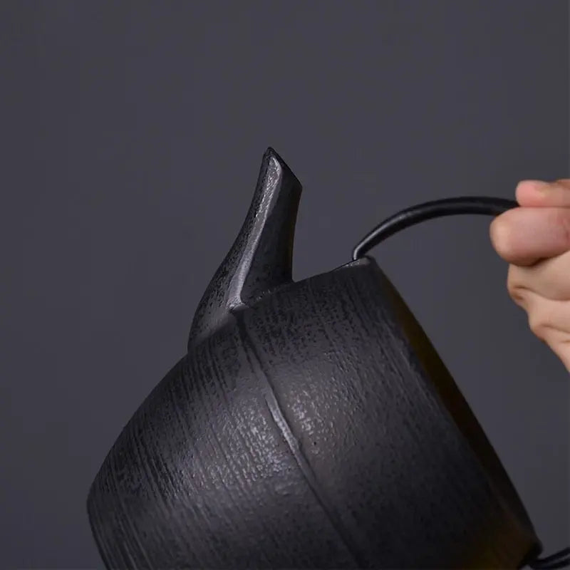 Théière Japonaise en Fonte Noire 1.1L — Édition Signature