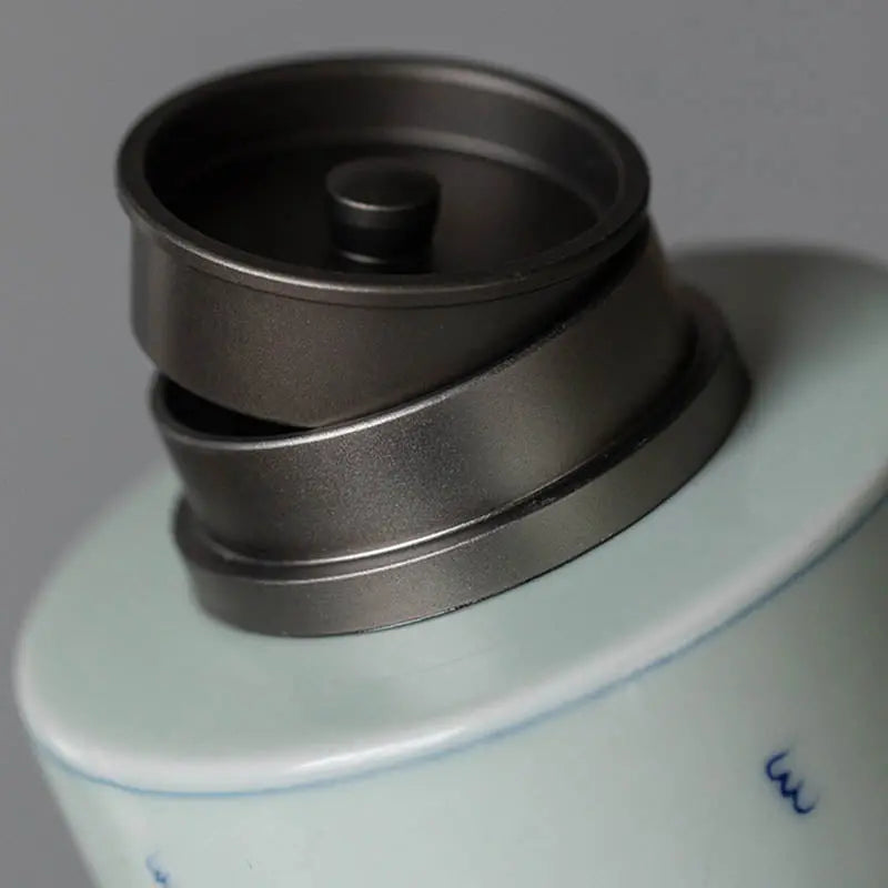 Boîte à thé Chinoise Premium en Céramique Blanche et Bleue – Édition Prestige