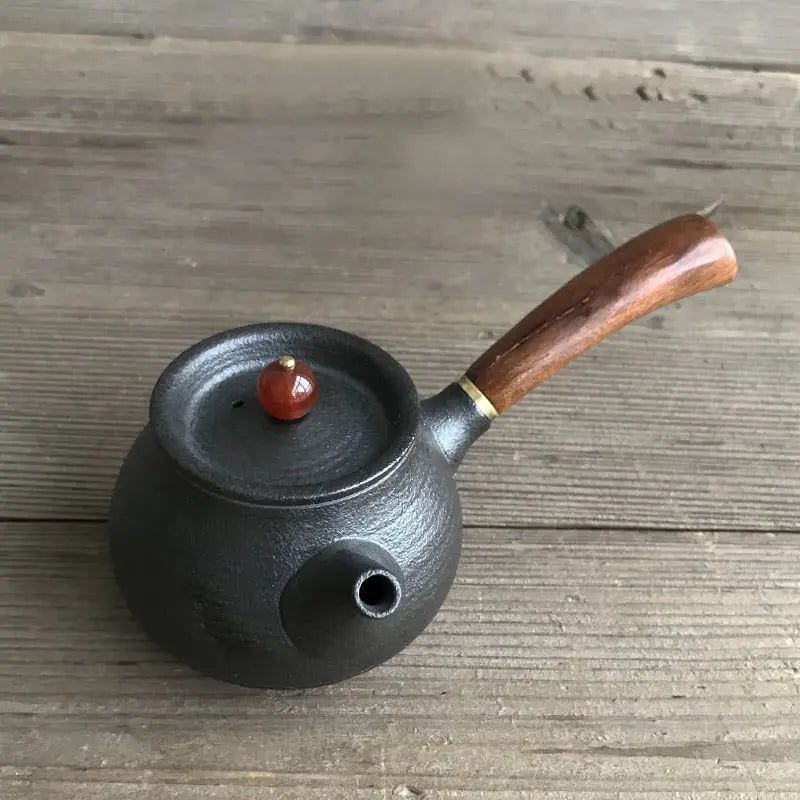 Petite Théière Japonaise en Céramique Noire 180 ml - Édition Signature