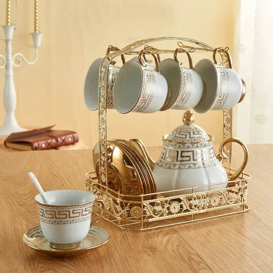 service-a-the-anglais-blanc-et-dore-en-porcelaine