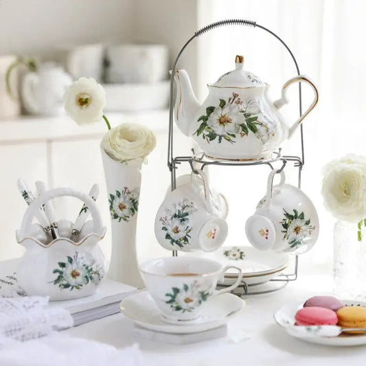 service-a-the-anglais-en-porcelaine-fleurs-blanches