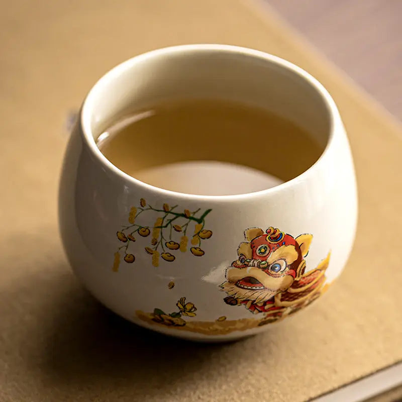 Tasse à thé en céramique « Lion Dansant » – 170 ml