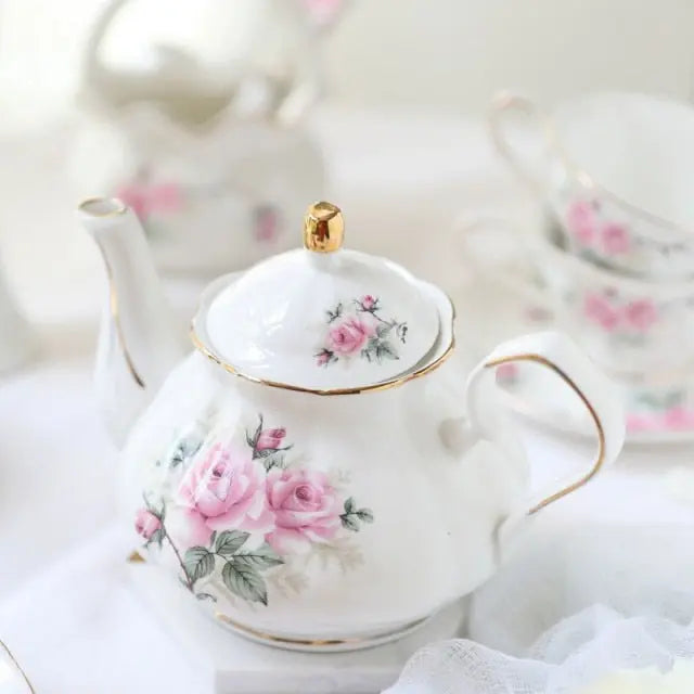Théière Anglaise Camélias en Porcelaine – Collection Signature, 500 ml