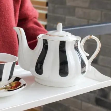 theiere-anglaise-en-porcelaine-bandes-noires-860ml