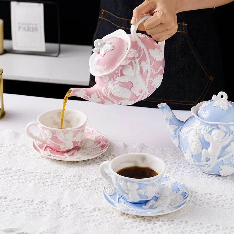 Théière Anglaise en Porcelaine Bleue et Rose – Édition Prestige 1L
