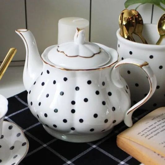 theiere-anglaise-en-porcelaine-points-noirs-860ml
