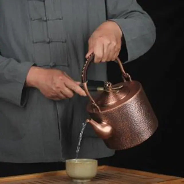Théière Chinoise en Cuivre Martelé 2L — Édition Prestige