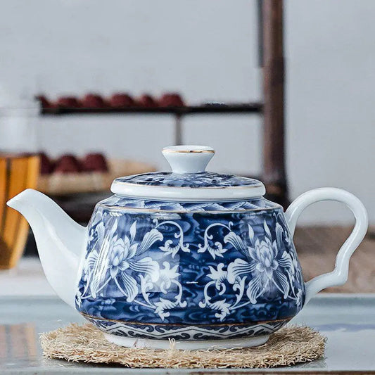 theiere-chinoise-en-porcelaine-blanche-et-bleue-a-fleurs-200ml