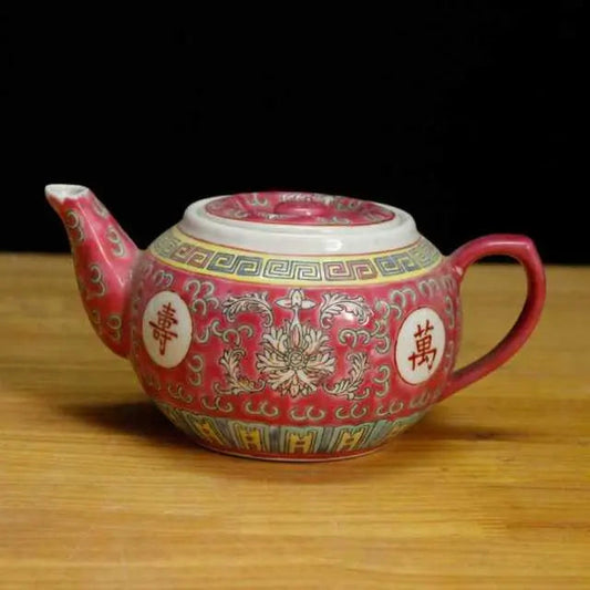 theiere-chinoise-en-porcelaine-rouge-traditionnelle