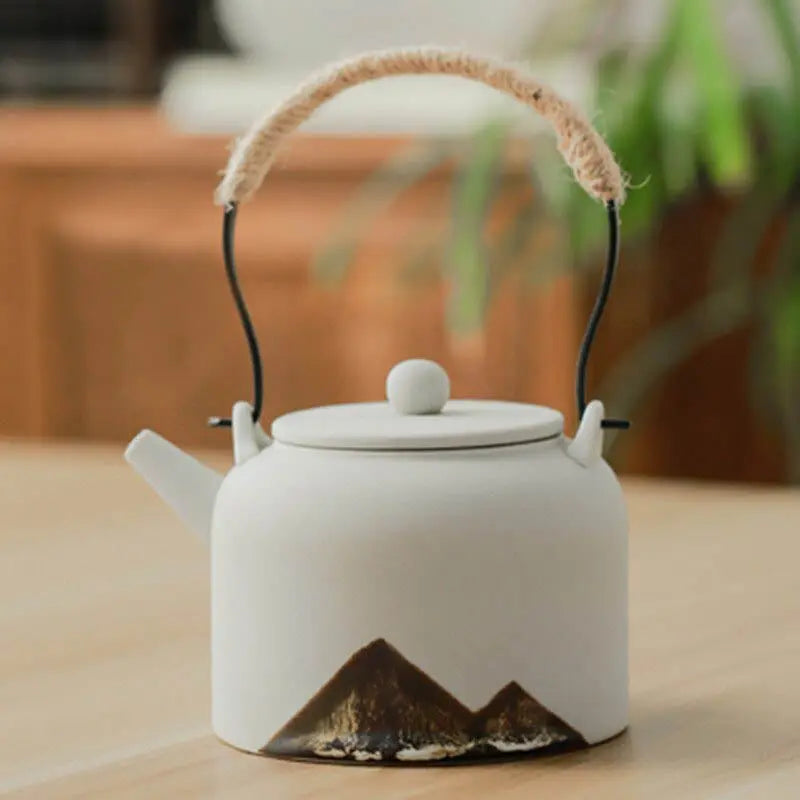 Théière Japonaise Motifs Montagnes en Céramique – 350 ml – Édition Signature