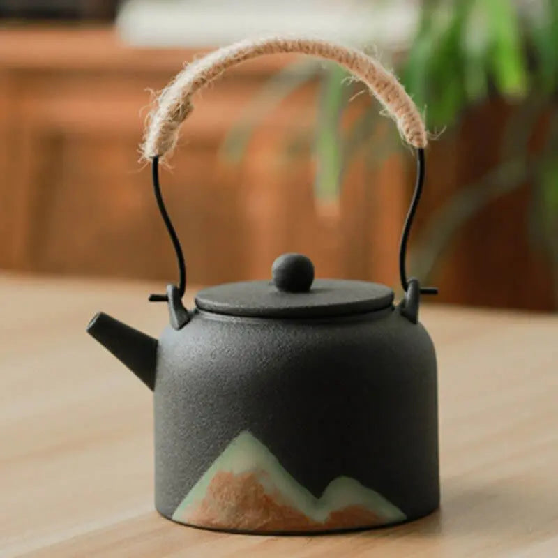 Théière Japonaise Motifs Montagnes en Céramique – 350 ml – Édition Signature
