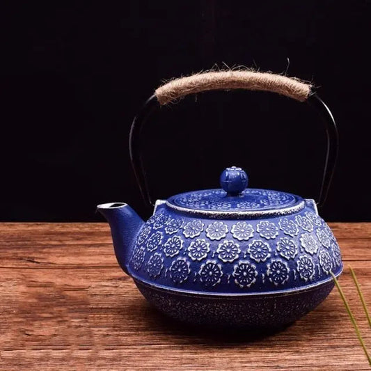 theiere-japonaise-en-fonte-bleue-a-fleurs-1-2l