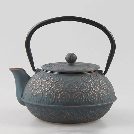 theiere-japonaise-en-fonte-motifs-fleurs-en-relief-600ml