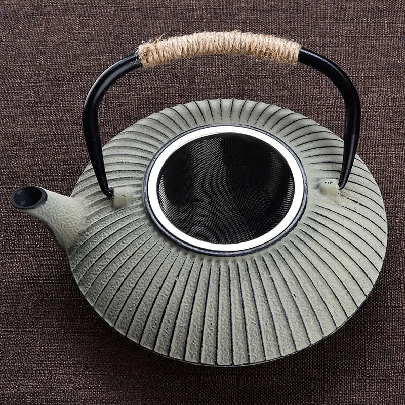Théière Japonaise en Fonte Plate 800ml – Édition Prestige