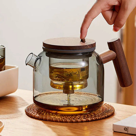 theiere-en-verre-et-bois-ronde-avec-bouton-infuseur-700ml